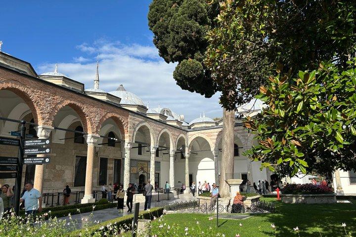 Istanbul: Topkapi Palace & Harem Guided Tour with Audio Guide