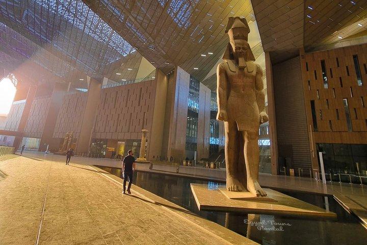 Layover tour to GEM, Giza pyramids & Bazaar including Lunch