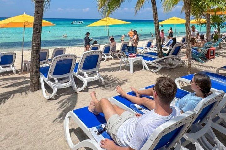 Cozumel: Kuza Escape– Buffet & Open Bar Included