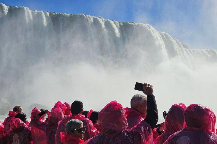 Niagara Falls Day Trip by Air from New York City