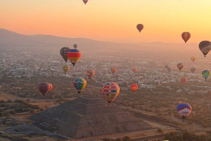 Transportation and Hot Air Balloon Flight Teotihuacán