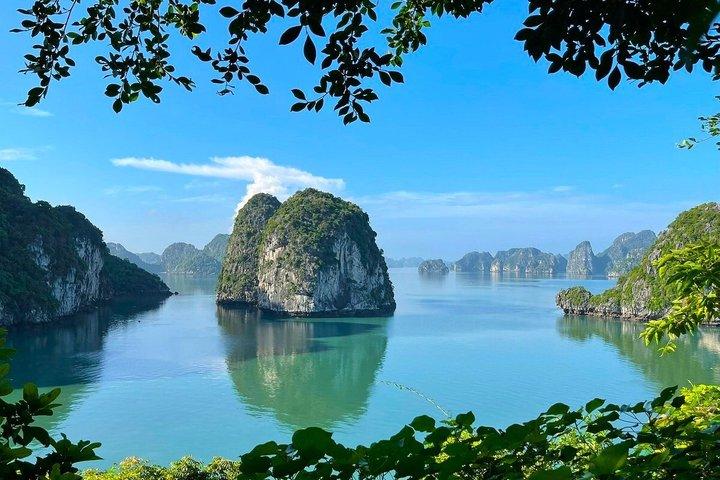 Hanoi: Bai Tu Long Bay Scenic Day Cruise to Hidden Landscapes
