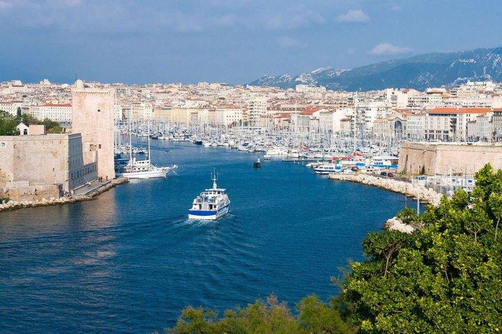 Marseille: Boat Trip and entrance to IF Castle with a host