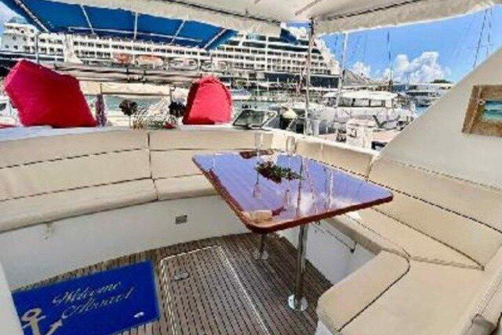 Papeete: Moorea Day Trip in Premium Catamaran