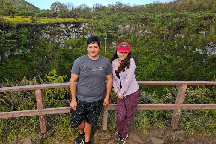 Santa Cruz Craters and Tunnels Tour of Lava and Turtles