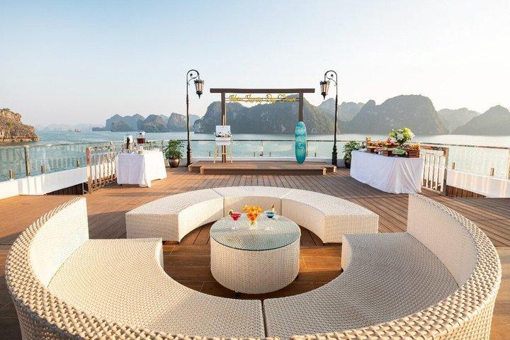 Hanoi: Luxury Discovery Ha Long & Lan Ha Bay 5-Star Scenic Cruise