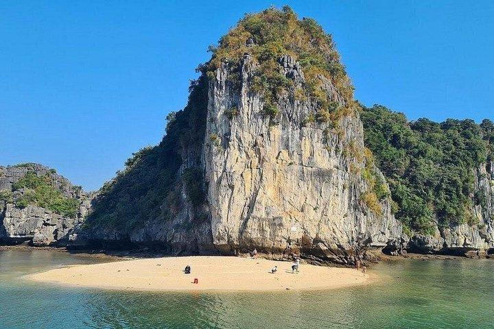 4 Hour Private Canoe Journey Halong and Lan Ha Bay