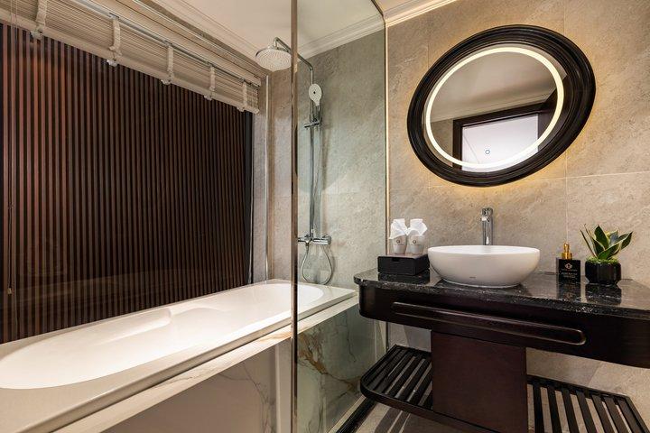 Ha Long Bay 3D2N or 2D1N - 5-Star Cruise and Balcony and Bathtub