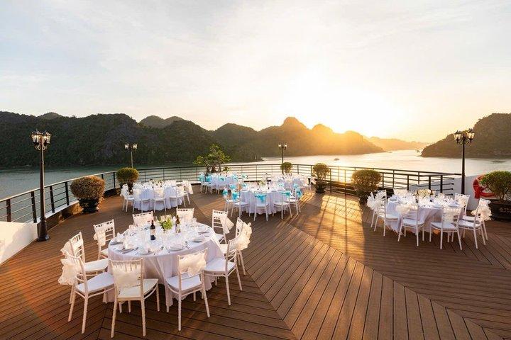 Ha Long Bay 3D2N or 2D1N - 5-Star Cruise and Balcony and Bathtub