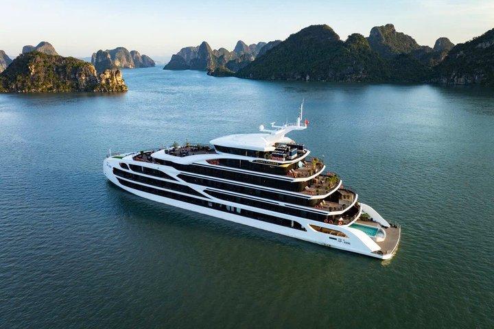 Ha Long Bay 3D2N or 2D1N - 5-Star Cruise and Balcony and Bathtub