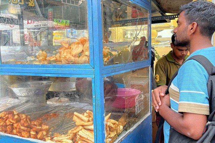 The Flavors of Colombo: 10 Tastings street food Tour
