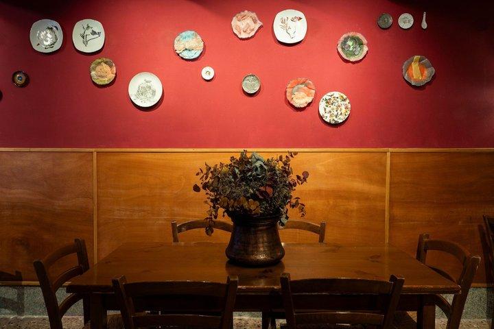 Luxury Natural Wine Tasting with Cicchetti Tapas in Venice