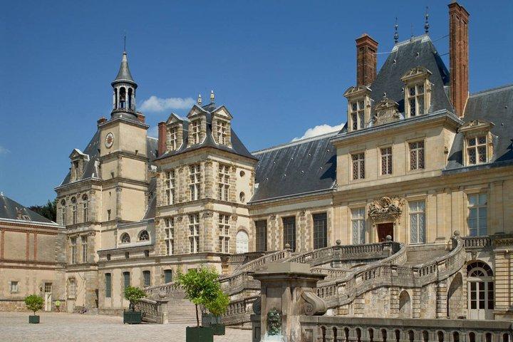 Private Day Trip to Fontainebleau and Barbizon from Paris