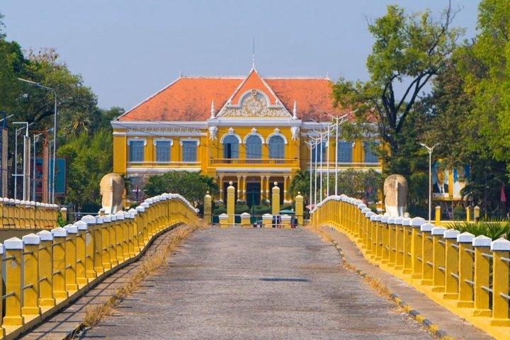 Battambang Day Tour from Siem Reap with Bamboo Train & Bat Cave