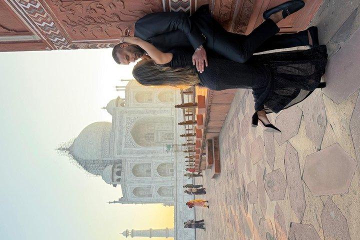 Private Taj Mahal,Agra Fort Day Trip From Delhi with 5-Star Lunch