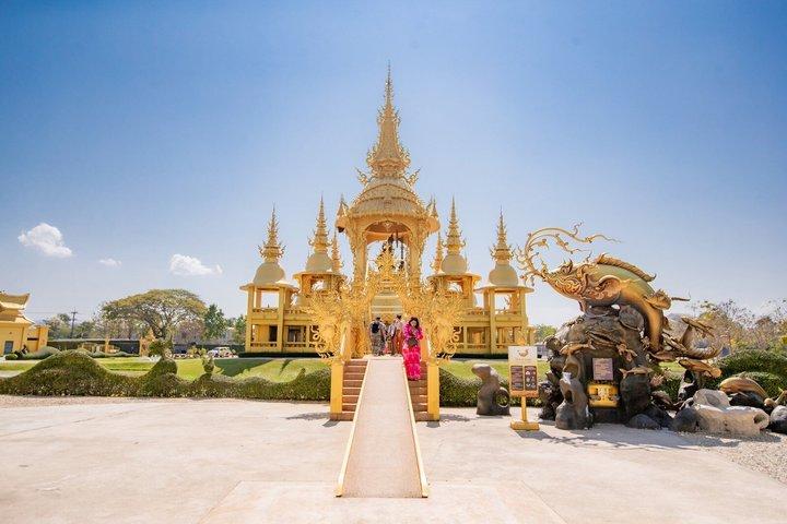 Private Chiang Rai Temples and Golden Triangle from Chiang Mai
