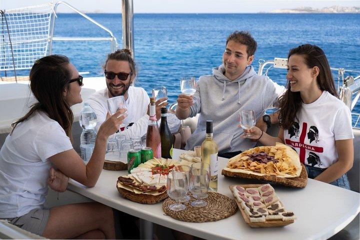 Catamaran tour Magdalene Archipelago from Cannigione from 12 mt..