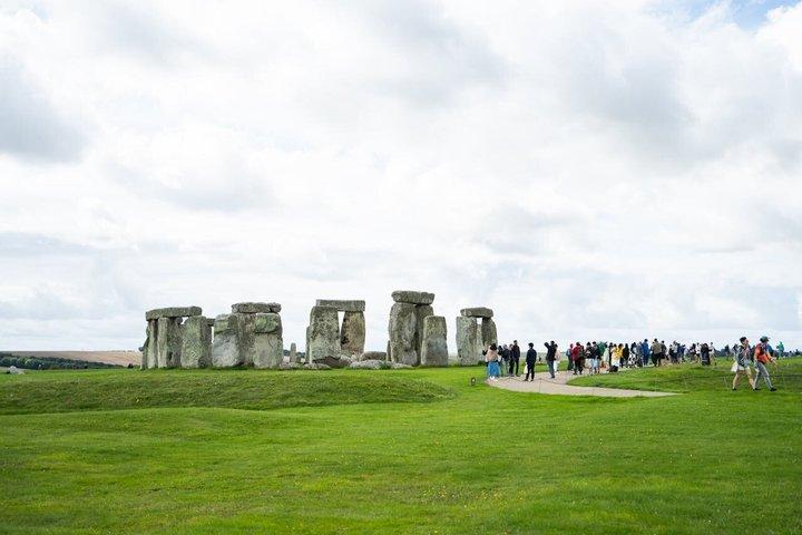 Stonehenge Half Day Tour from London + Ebook