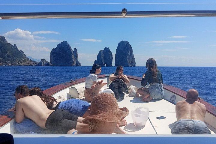Capri Shared Tour : Caves, Dives, Limoncello and Caprese Cake