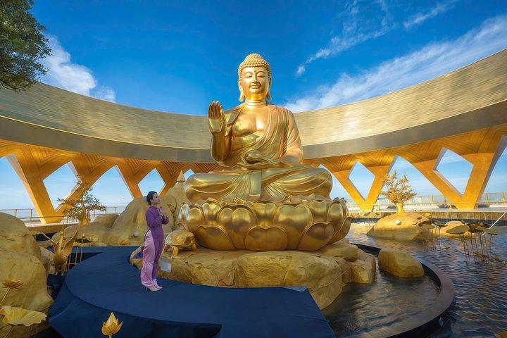 Black Virgin Mountain Sightseeing Day Tour in Tay Ninh