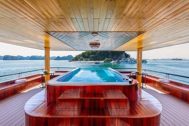 Heritage Ha Long Luxury Day Cruise with Buffet and Limousine