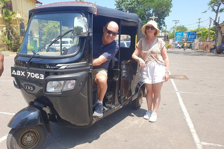 Half -Day Negombo City Tour & Local Lunch or (Lagoon Boat safari)