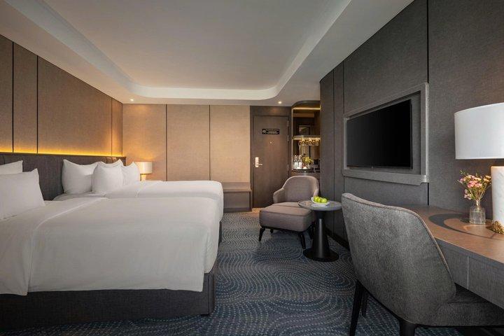 Premium Ha Long and Lan Ha Bay 2D1N Cruise Adventure from Hanoi