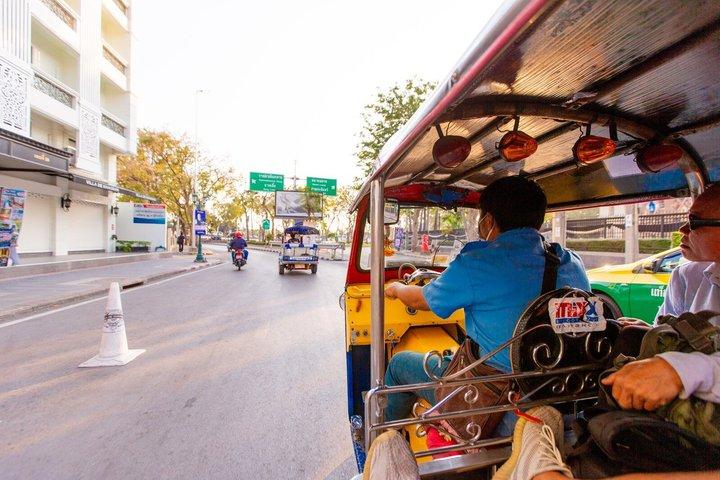 Chinatown Street Food Night Tour by Tuk Tuk in Bangkok