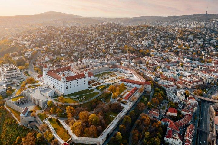 From Vienna: Day Trip to Bratislava and Budapest Guided Tour