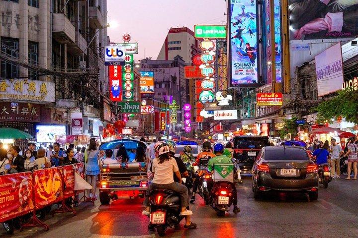Chinatown Street Food Night Tour by Tuk Tuk in Bangkok