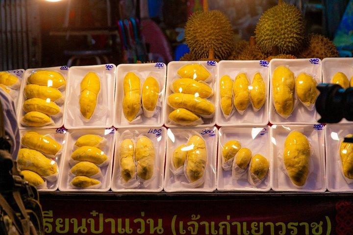 Chinatown Street Food Night Tour by Tuk Tuk in Bangkok