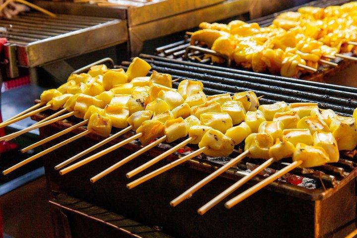 Chinatown Street Food Night Tour by Tuk Tuk in Bangkok