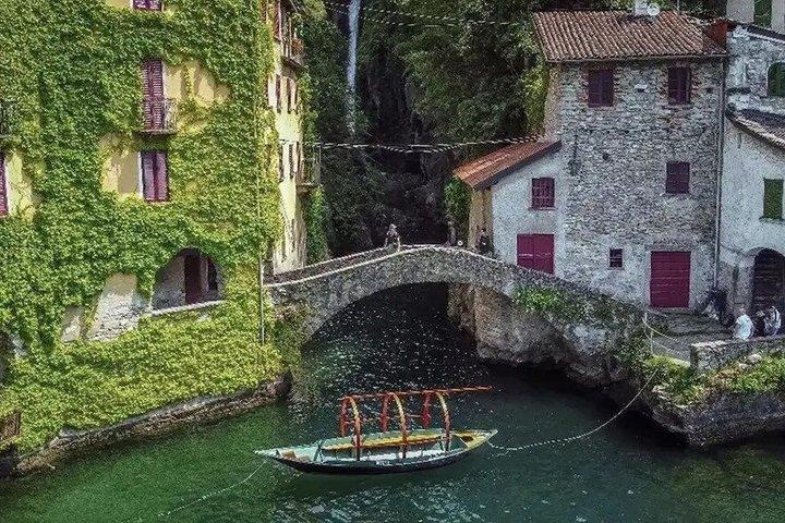 Lake Como Wooden Boat Tour with Skipper