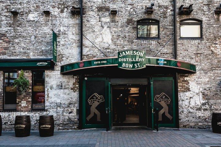 Express Jameson Whiskey Experience and Oldest Pub in Ireland
