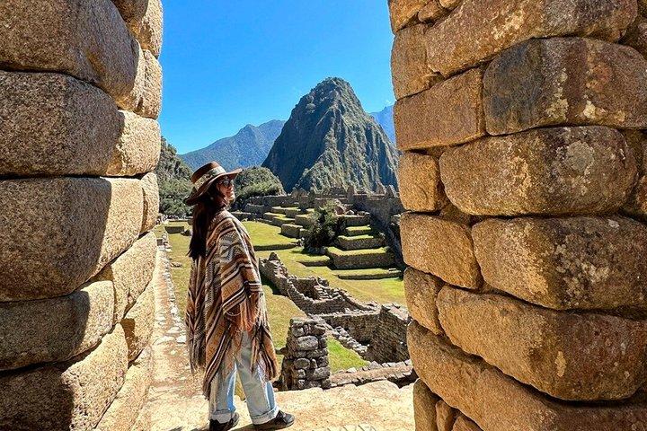 Machu Picchu 2-Day Tour with Entrance in Aguas Calientes