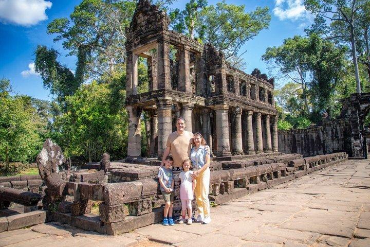Angkor Wat Private Day Tour- Bayon Temple Ta Prohm Temple