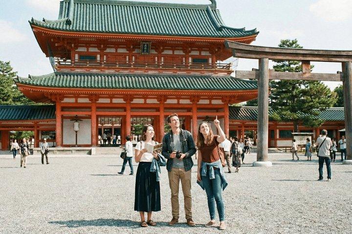 Private Early Morning Photo Shoot in Kyoto at Dawn