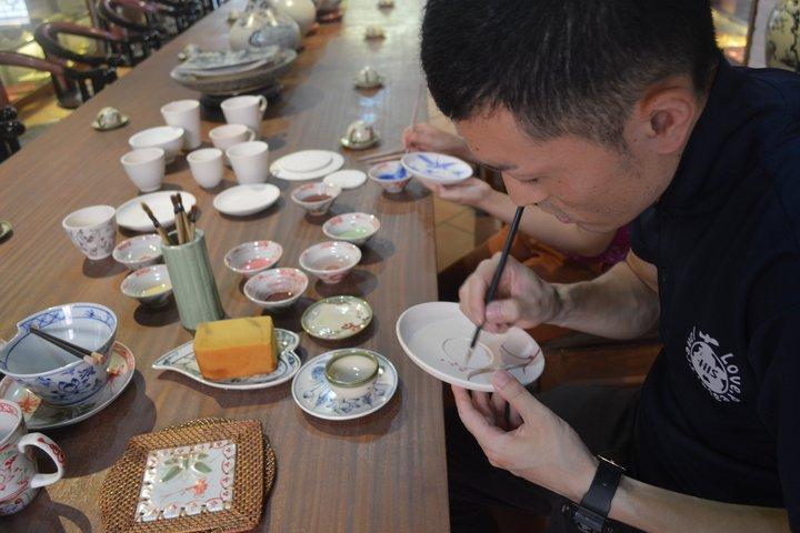 Ha Long Bay & Bat Trang Village Private Full-Day Tour