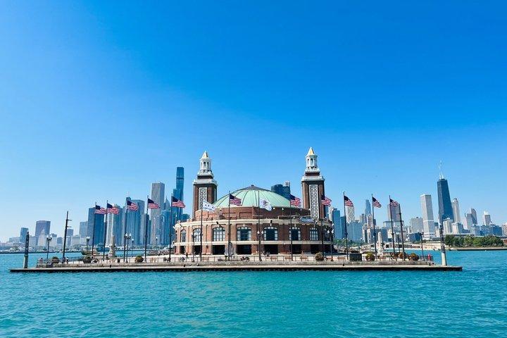 Skyline, Lakefront and Millennium Park Chicago Private Day Tour