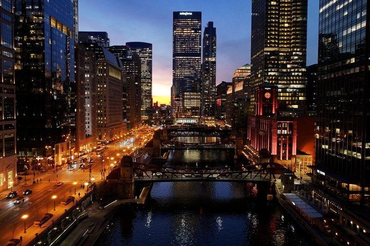 Chicago Private Night Skyline and Lakefront Scenic Tour
