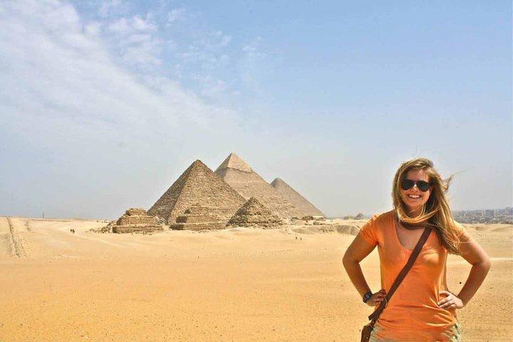 Full Day Tour to Pyramids of Giza & Grand Egyptian Museum "GEM"