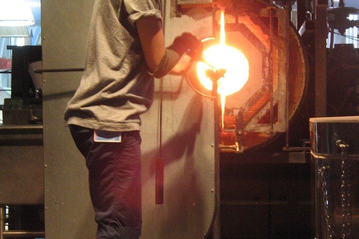 Niagara Falls to DC Transfer with Corning Museum of Glass Tour