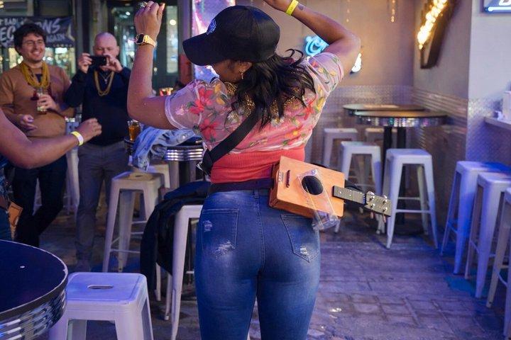 Guided Pub Crawl Walking Tour of Downtown Nashville