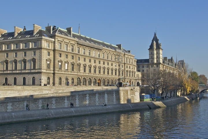 Paris in a day: Louvre, Sainte Chapelle, Pantheon, etc.