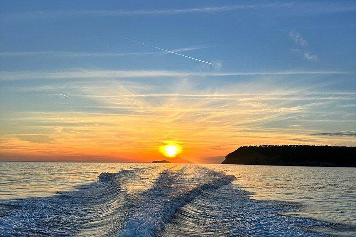 Cavtat Scenic Sunset Boat Trip with Unlimited Drinks
