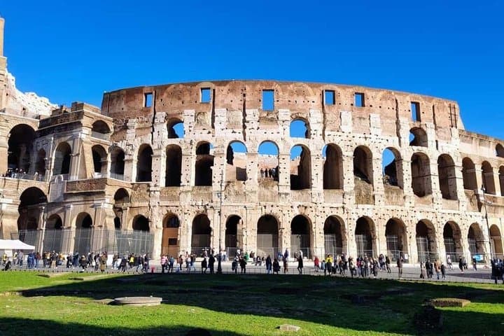Rome: Colosseum Guided Tour with Roman Forum and Palatine