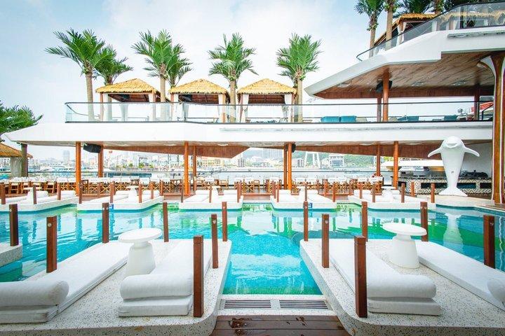 Dolphin Luxury Cruise Halong Bay 5 Star Day Tour from Hanoi