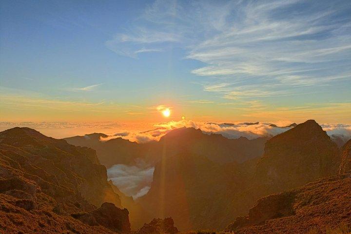 Pico do Arieiro Sunset Transfer with Optional Stairway Hike