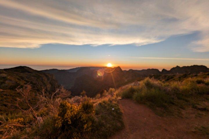 Pico do Arieiro Sunset Transfer with Optional Stairway Hike
