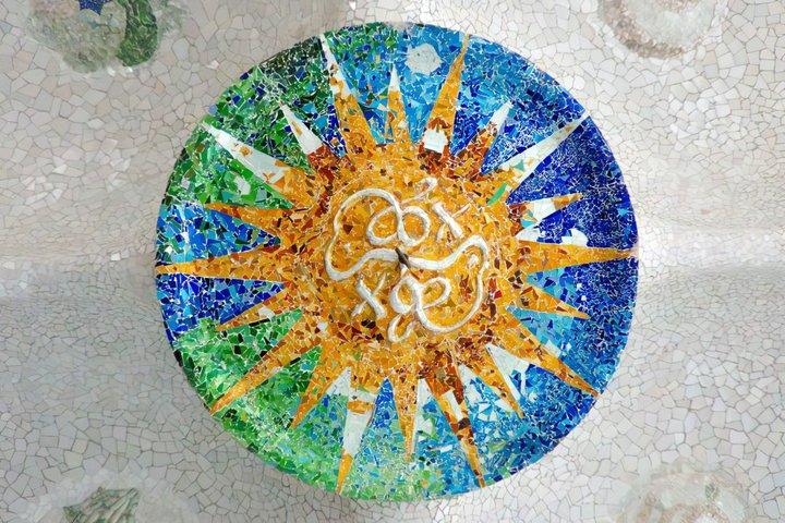 Barcelona Guided tour of Parc Güell in Premium Group